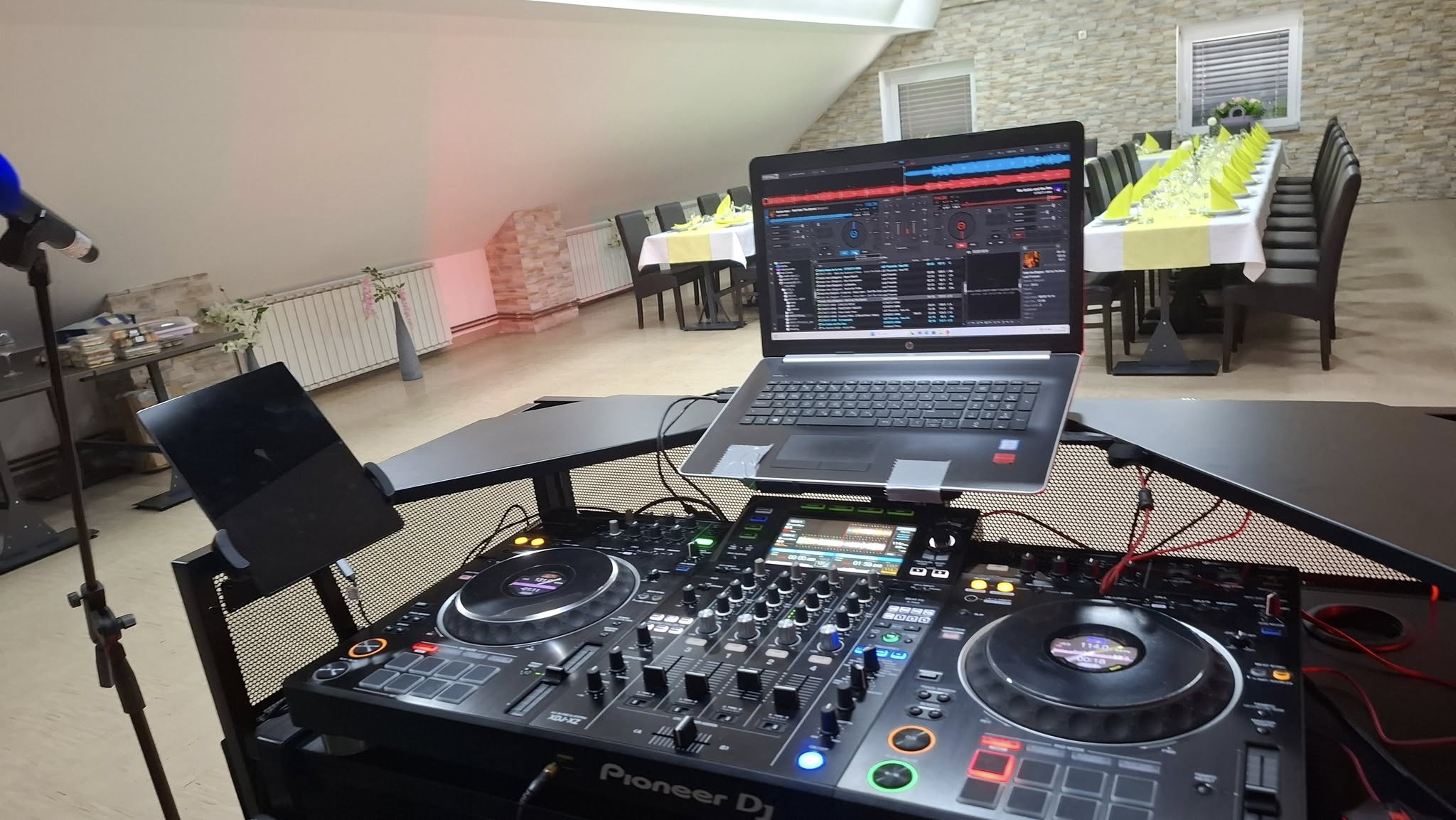 DJ R v akciji